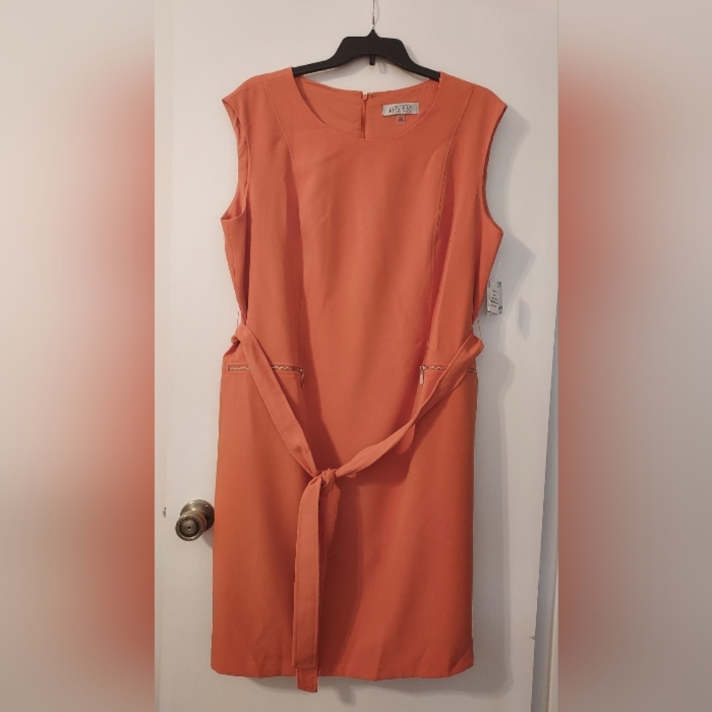 Kasper Cap Sleeve Zip Pocket Belted Dress, size 20w